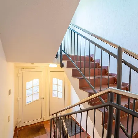 Strandhaus Am Yachthafen 2 Apartman *