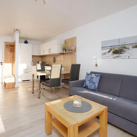 Strandhaus Am Yachthafen 2 Apartman *